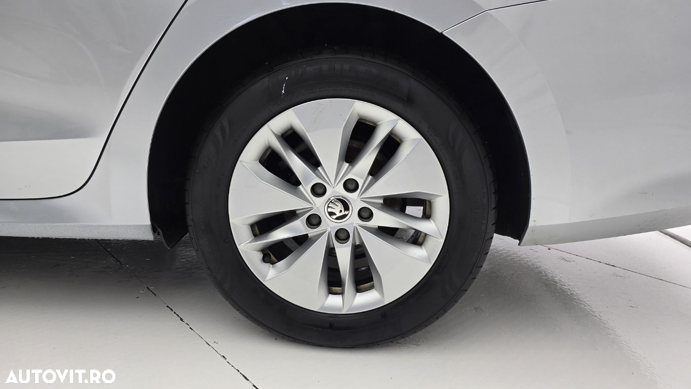 Skoda Octavia Combi 2.0 TDI Ambition - 22