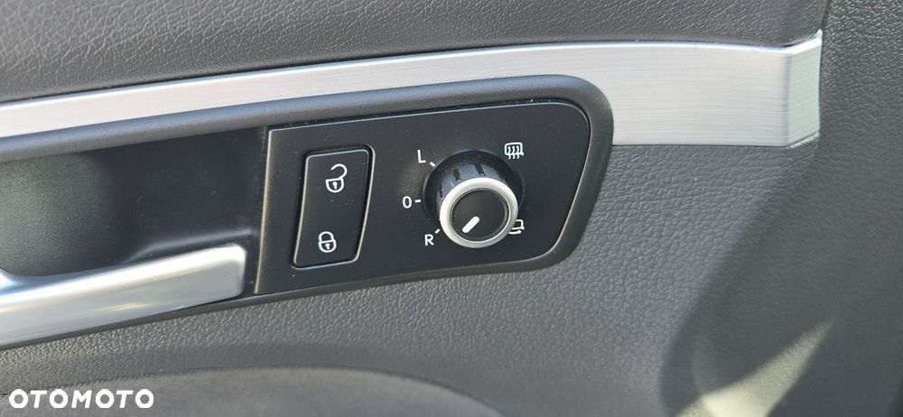 Volkswagen Touran - 33