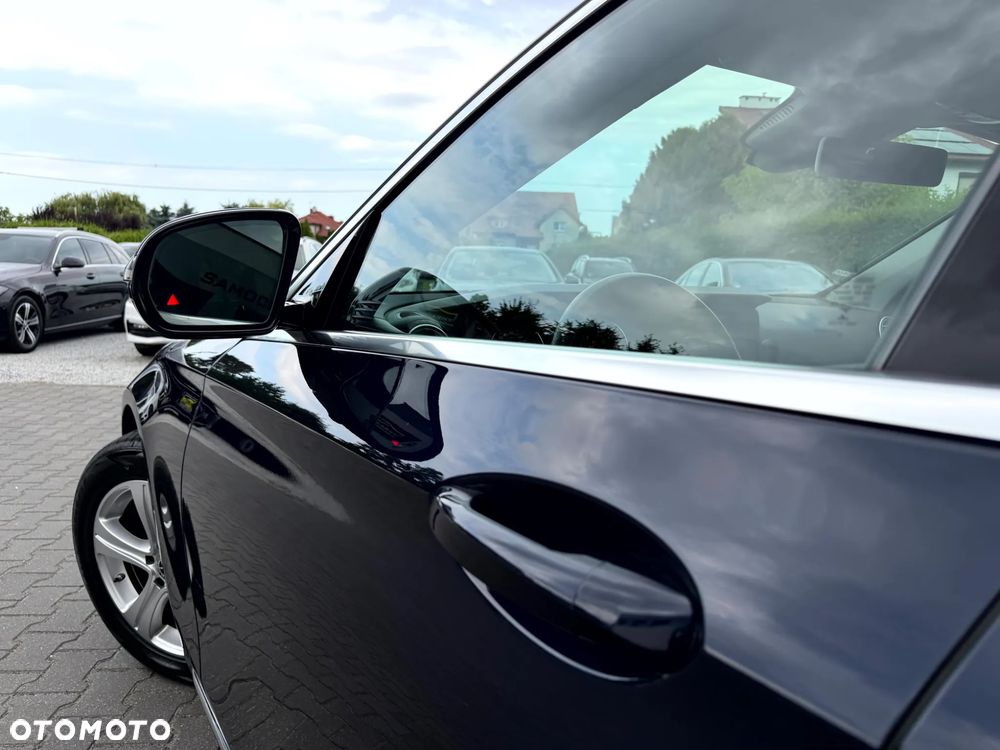 Mercedes-Benz Klasa E 220 d Business Edition 9G-TRONIC - 35