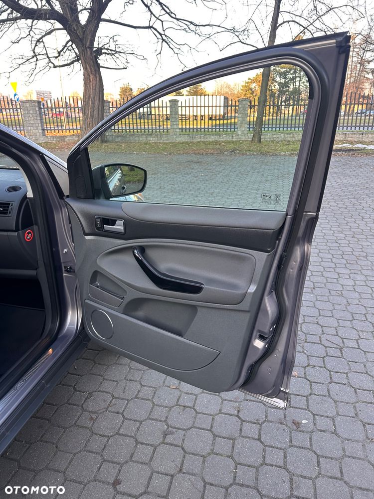 Ford Kuga 2.0 TDCi 4x4 Titanium - 13