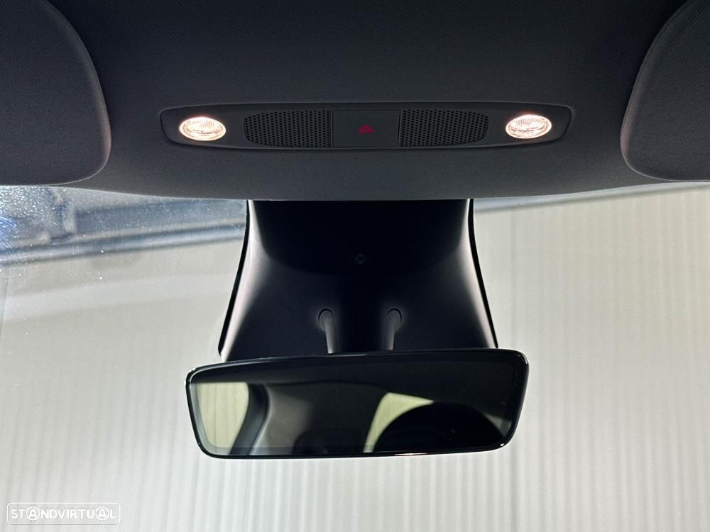 Tesla Model Y Performance Dual Motor AWD — fotografia 25