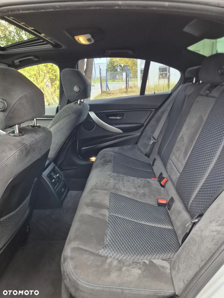 BMW Seria 3 320d xDrive Sport Line - 13