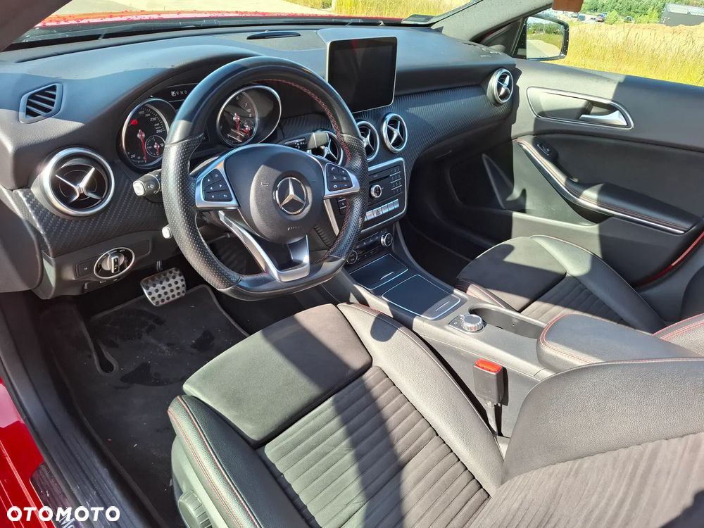 Mercedes-Benz Klasa A 220 4-Matic AMG Line - 23