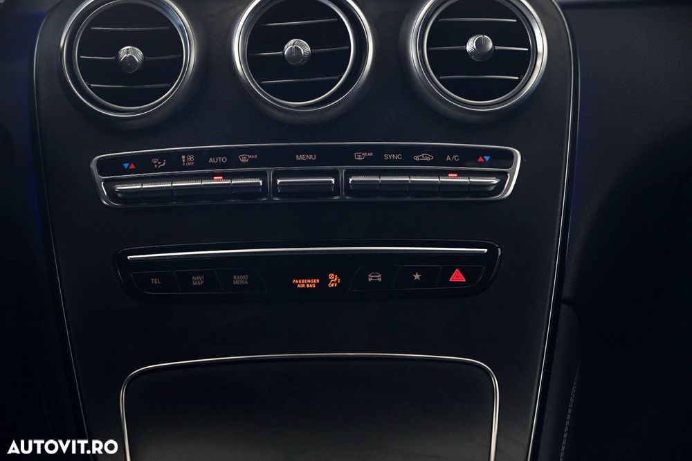 Mercedes-Benz GLC Coupe 300 4Matic 9G-TRONIC Exclusive - 36