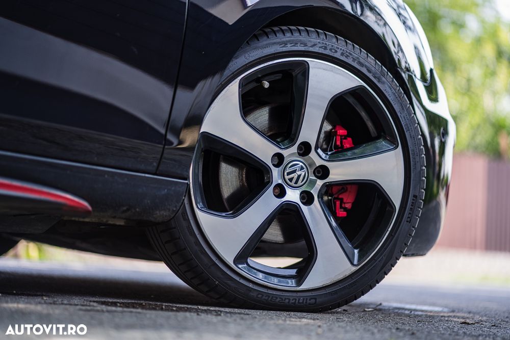 Volkswagen Golf 2.0 GTI - 23