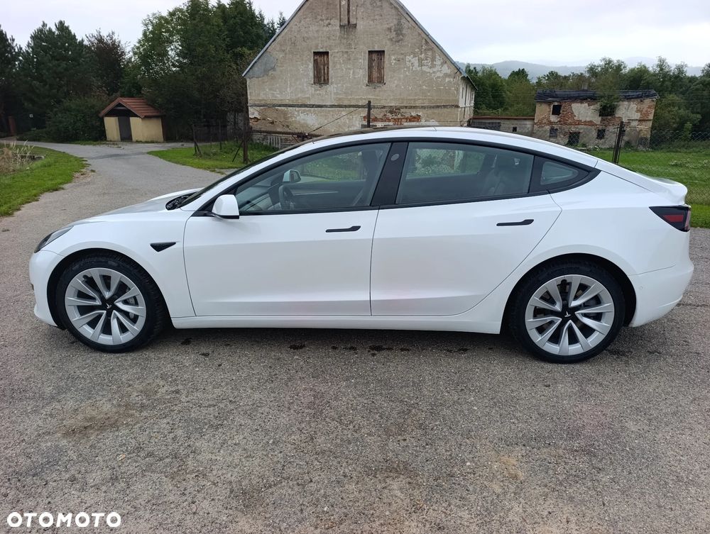 Tesla Model 3 - 6