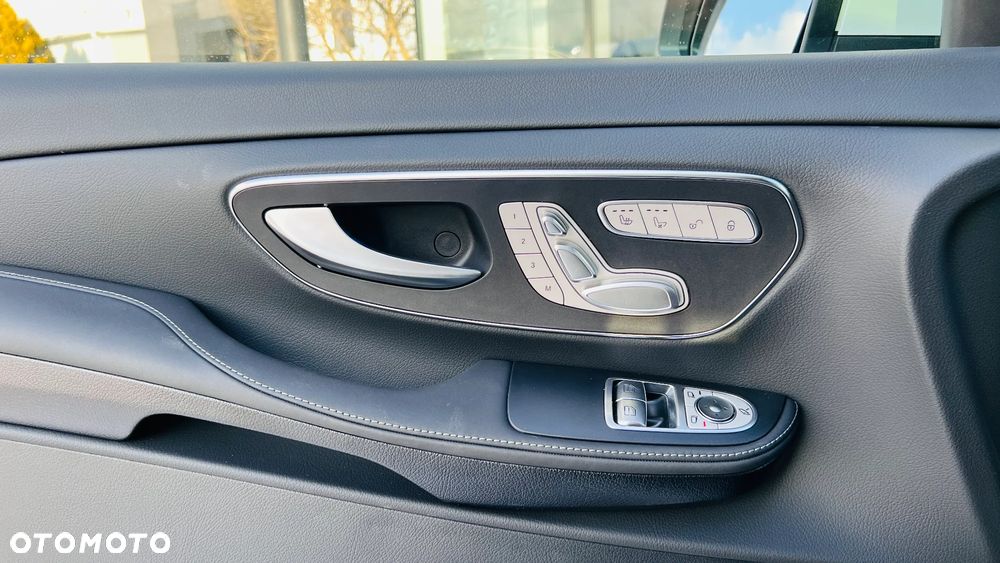 Mercedes-Benz Klasa V ver-300-d-exclusive-9g--tronic-d-ugi- - 32