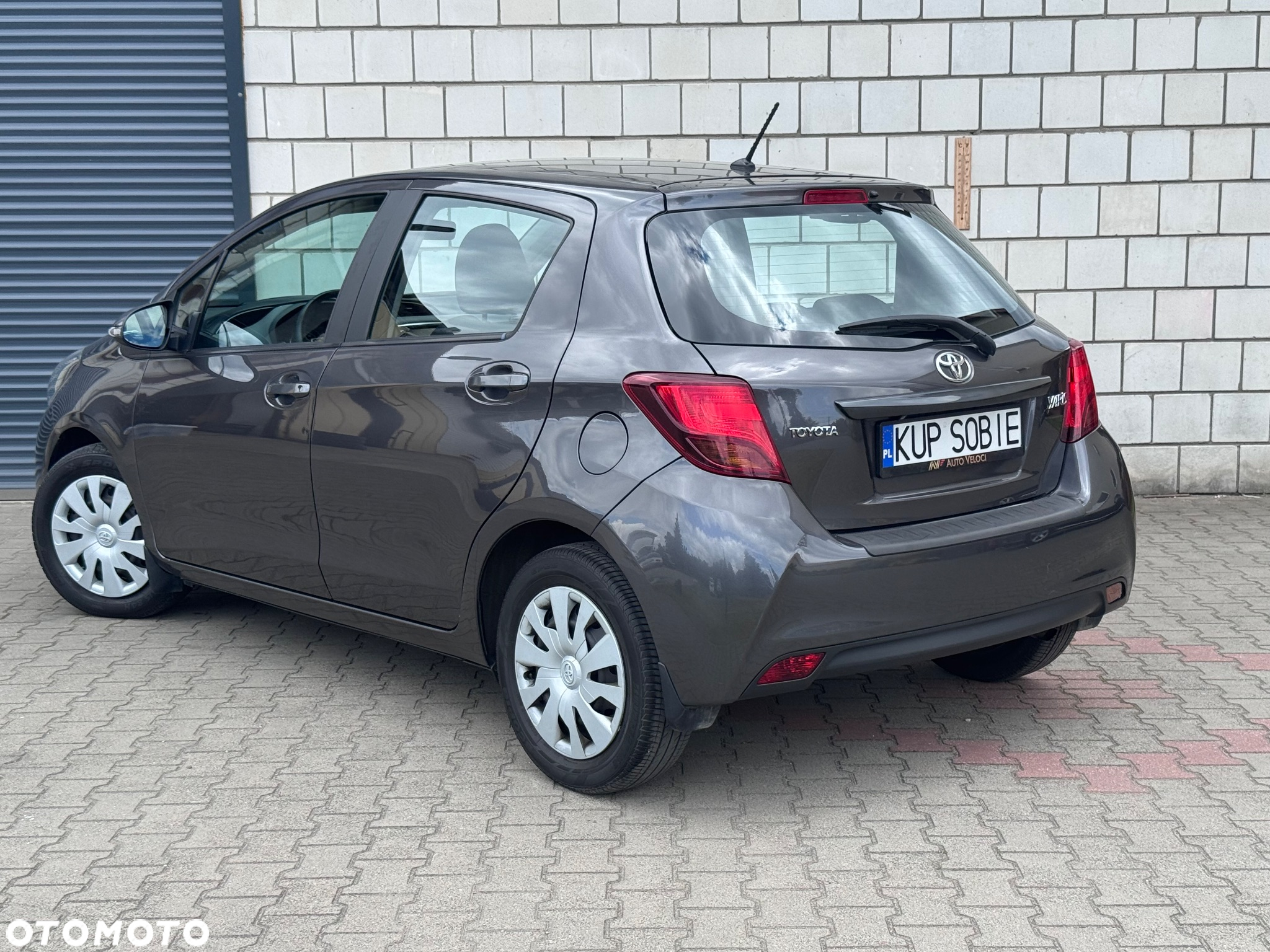 Toyota Yaris 1.0 Premium - 15