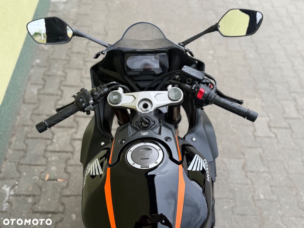 Honda CBR - 18