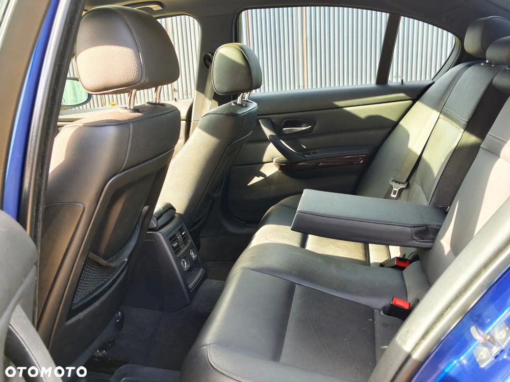 BMW Seria 3 - 27