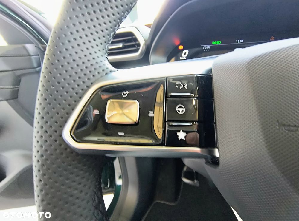 MG ZS Hybrid+ - 10