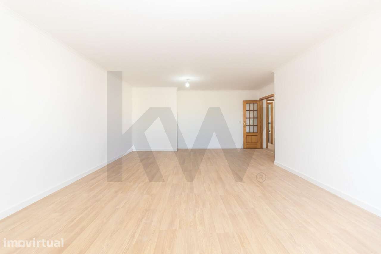 Apartamento T3 Remodelado no Montijo | Garagem e Arrecadação - Grande imagem: 4/37