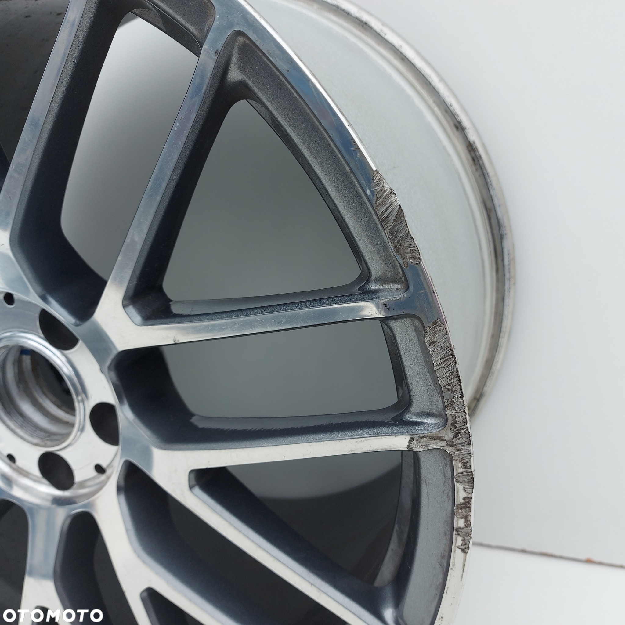 FELGA ALUMINIOWA 20 AMG MERCEDES 1904010800 ORYGINAL DEMONTAZ 11JX20 H2 ET68 - 2