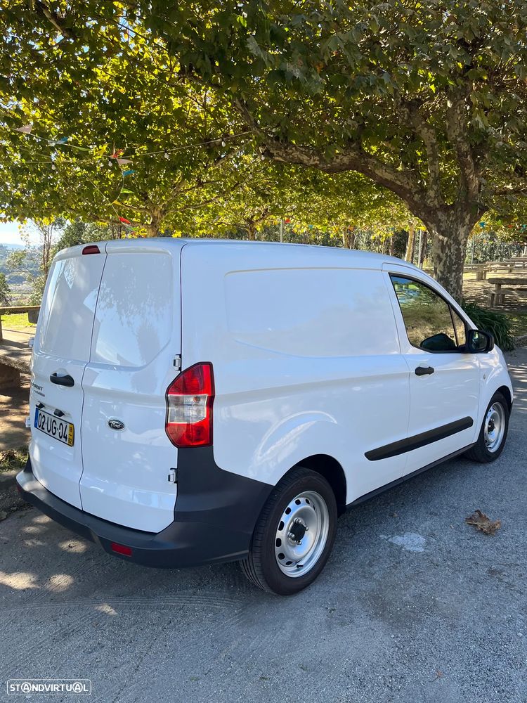 Ford Courier - 8