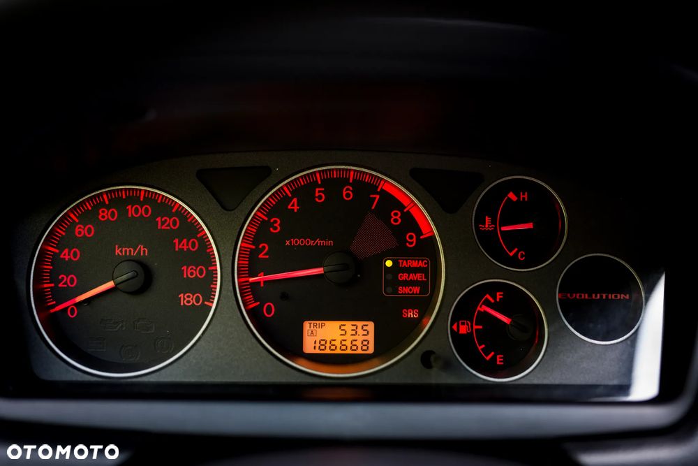 Mitsubishi Lancer Evolution IX - 18