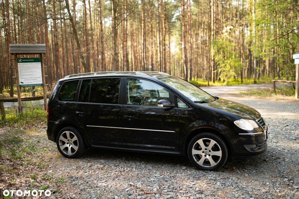 Volkswagen Touran 2.0 TDI DPF Highline - 2