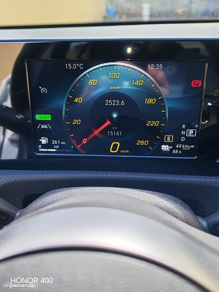 Mercedes-Benz A 250 e AMG Line - 4