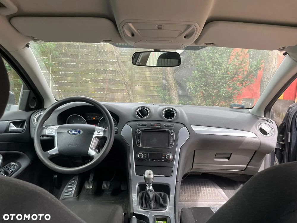 Ford Mondeo 2.0 TDCi Ambiente - 3