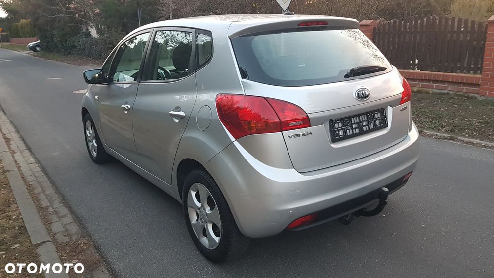 Kia Venga 1.6 CRDi 128 Platinum Edition - 8