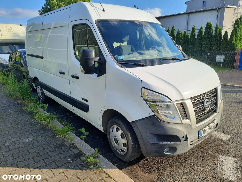 Nissan NV 400 - 4