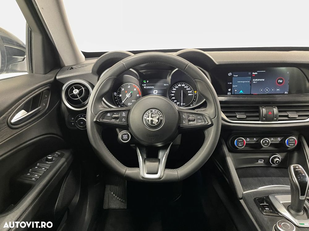 Alfa Romeo Stelvio 2.2 16V AT8 Q4 Business - 6
