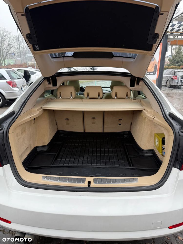 BMW Seria 3 328i xDrive - 15