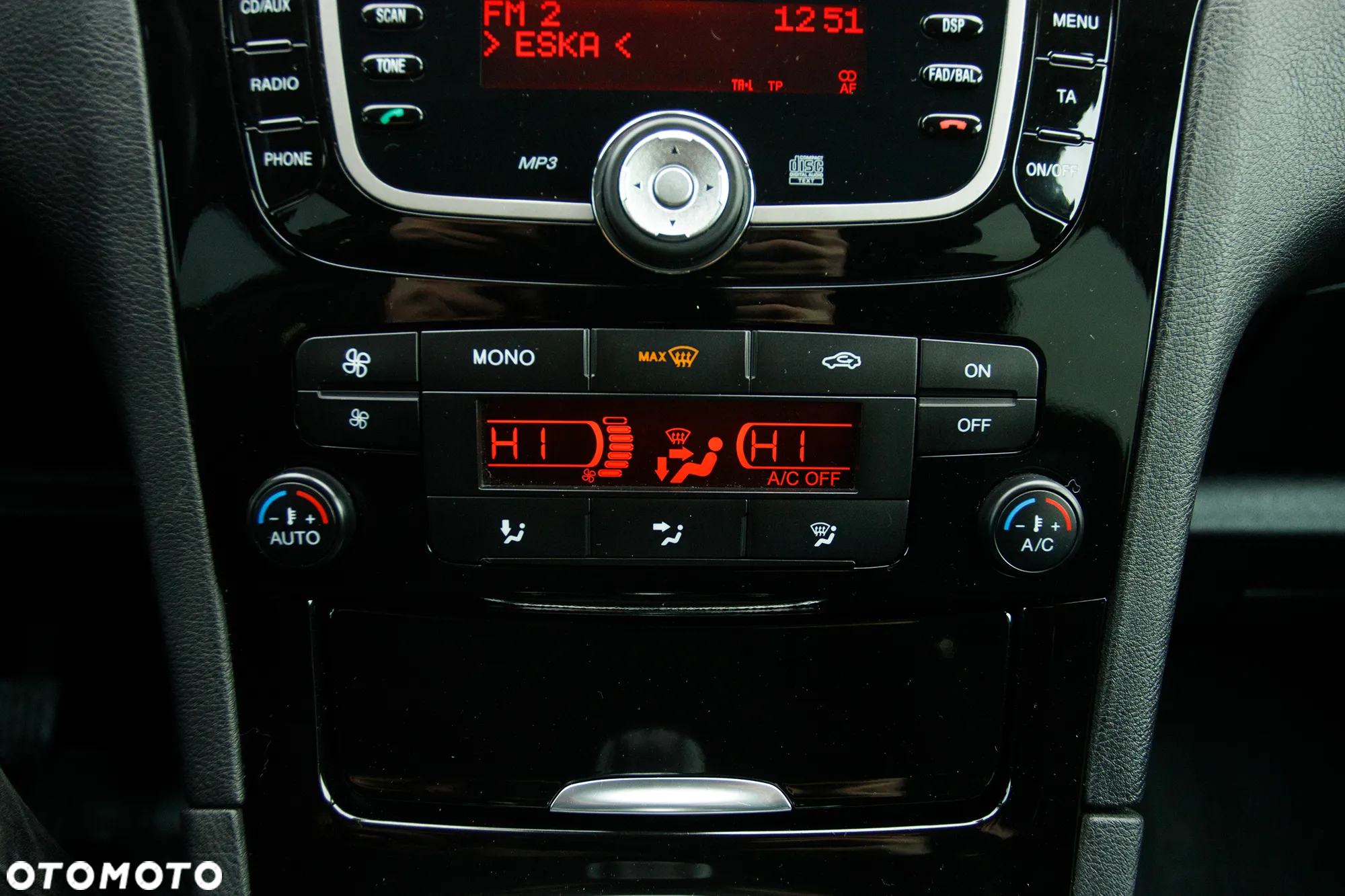 Ford S-Max 2.0 TDCi DPF Titanium - 12