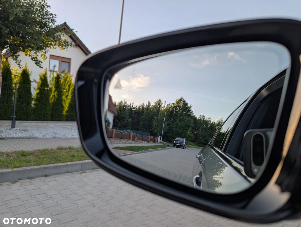 BMW Seria 5 520d Sport Line - 24