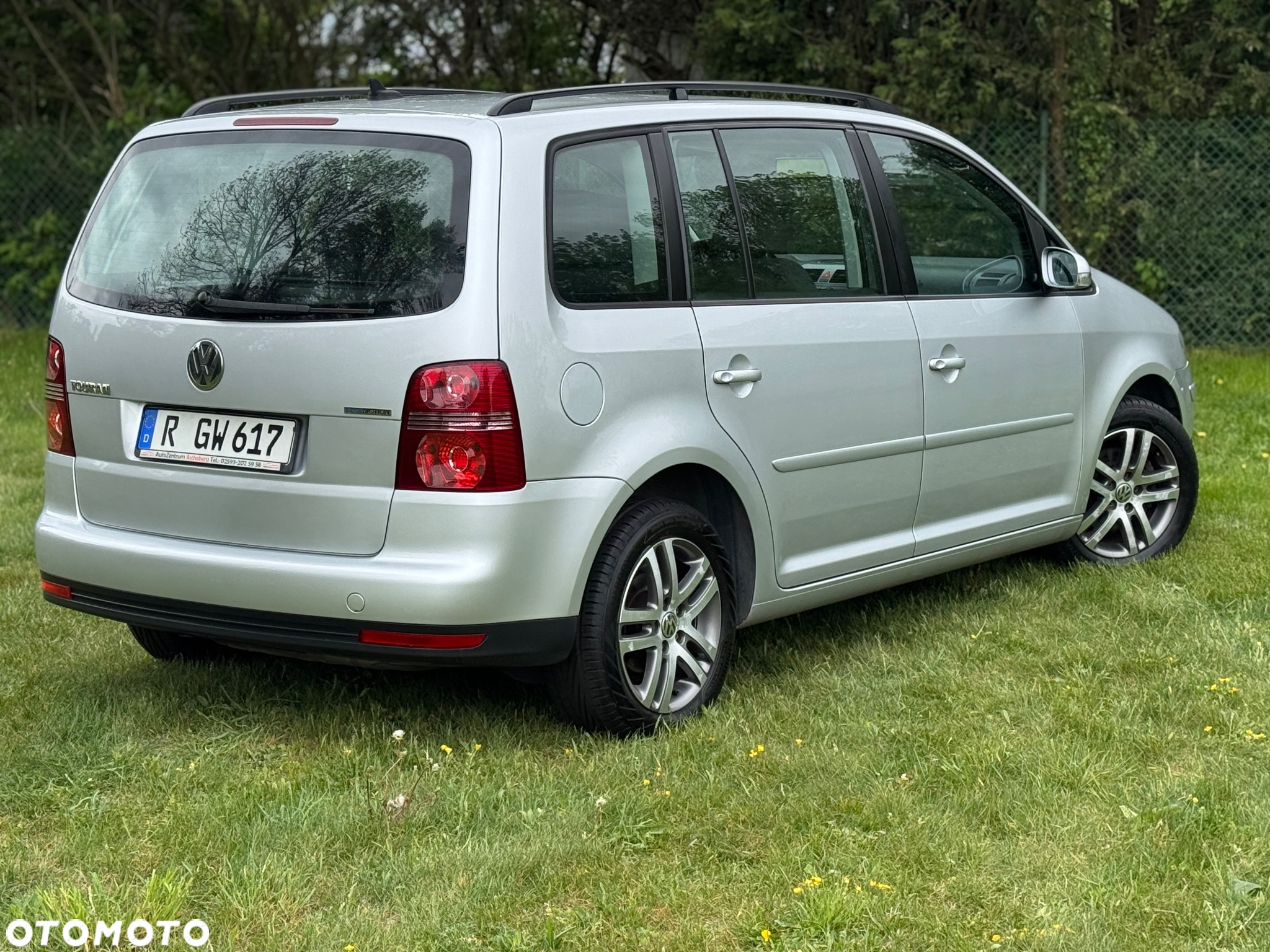 Volkswagen Touran 1.9 TDI DPF Blue Motion Highline - 19