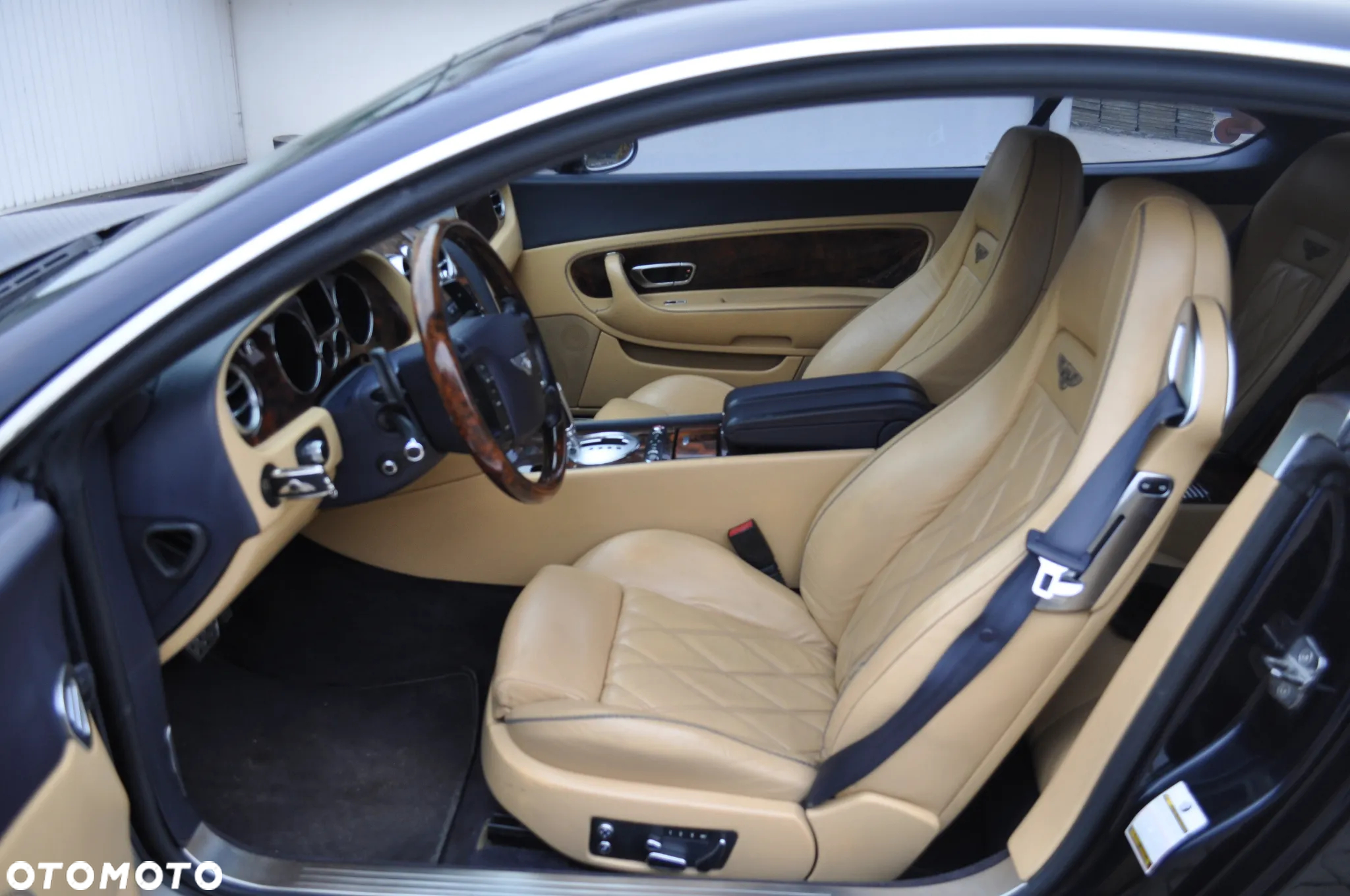 Bentley Continental GT Standard - 11