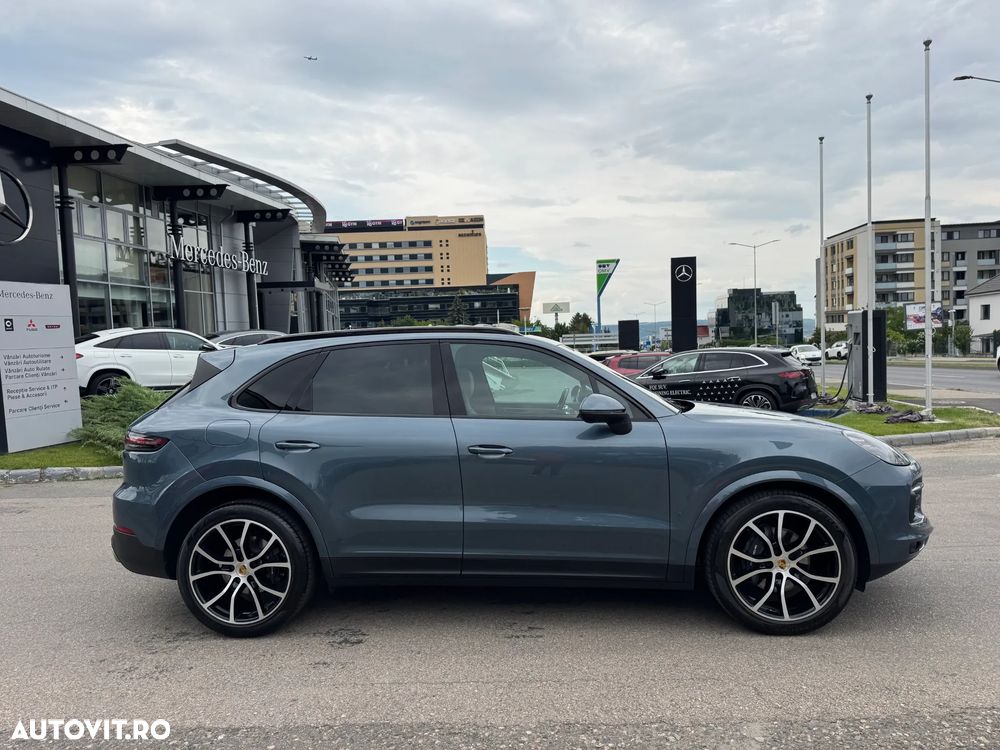 Porsche Cayenne - 16