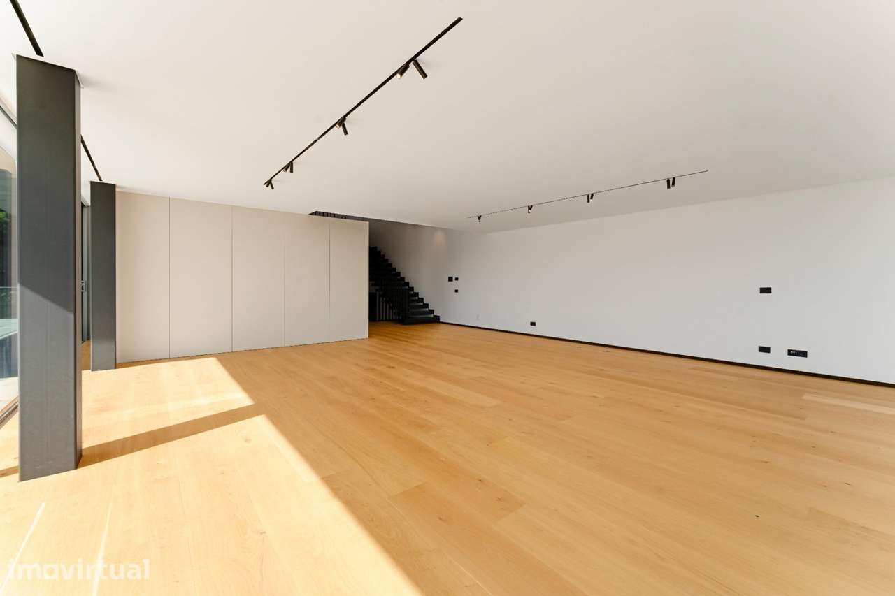 Moradia T5 Contemporânea com Piscina Privativa e Garagem |... - Grande imagem: 5/58
