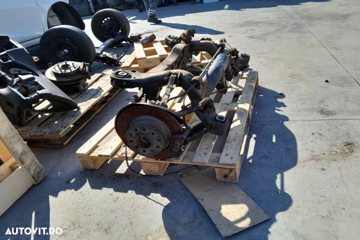 Punte spate BMW Seria 3 E90 [2004 - 2010] Sedan 318d MT (122 hp) - 3