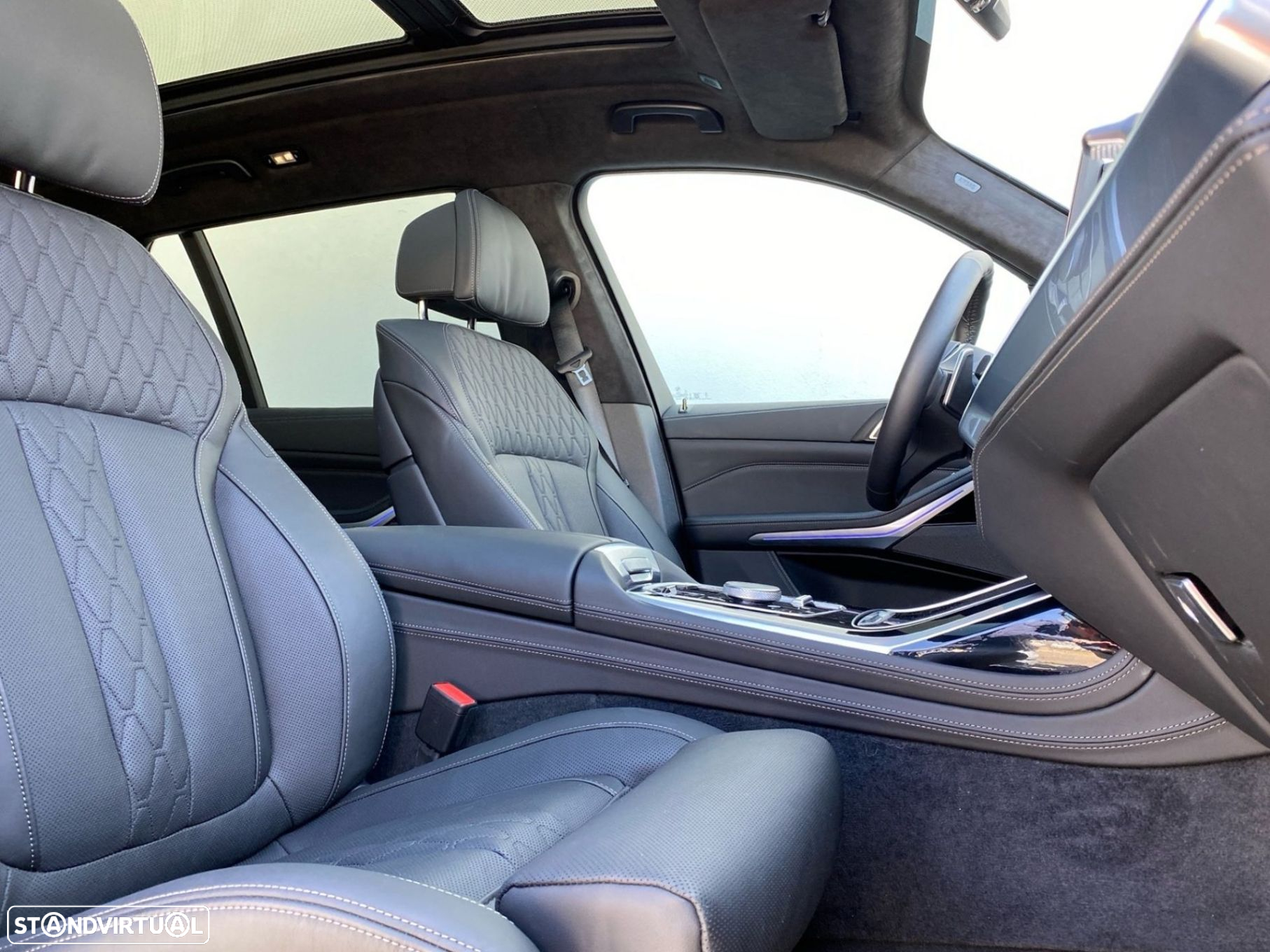 BMW X7 40 d xDrive Pack M Desportivo - 23