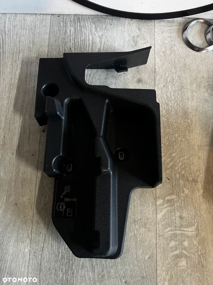 AUDI Q3 83A PODPORA BAGAŻNIKA LEWA PRAWA 83A863424 83A863423 ORYGINAŁ - 3