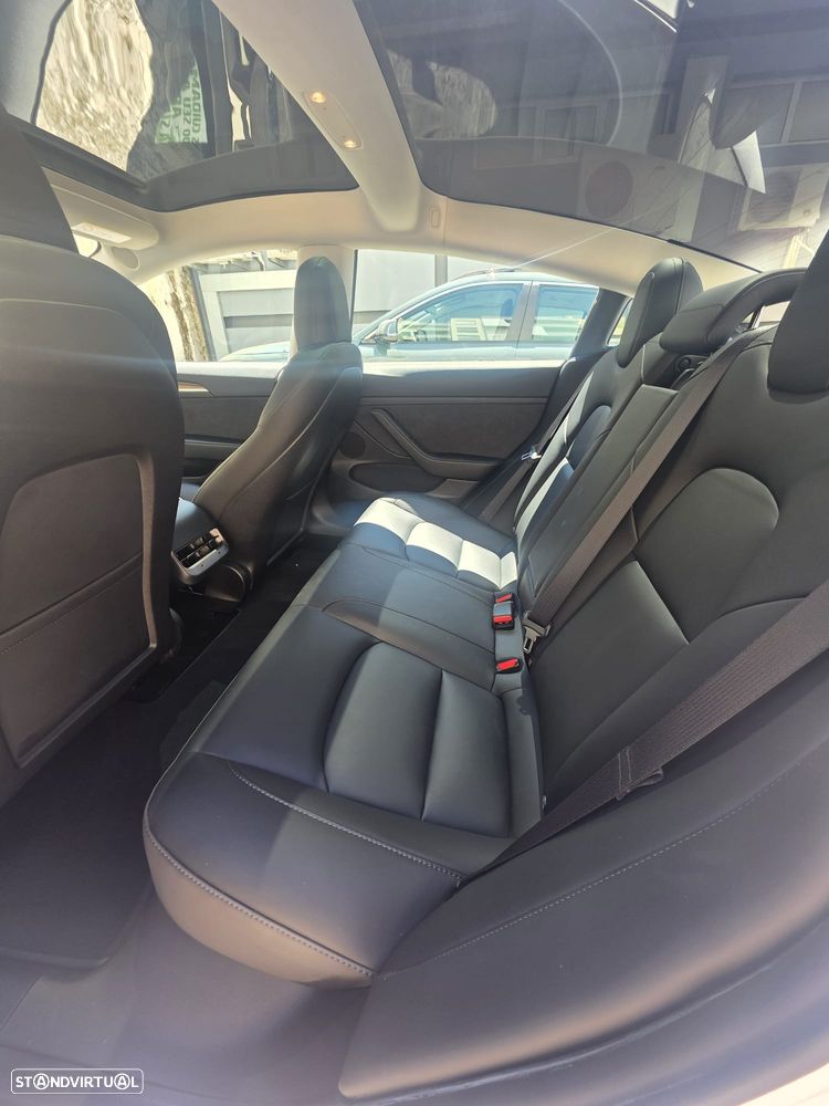 Tesla Model 3 Standard Range Plus RWD — fotografia 7