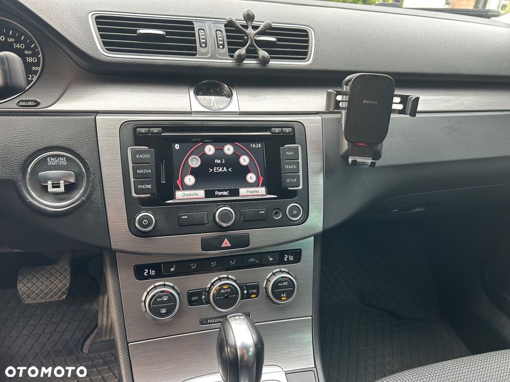 Volkswagen Passat 2.0 TDI DSG BlueMotion Technology R-Line - 7
