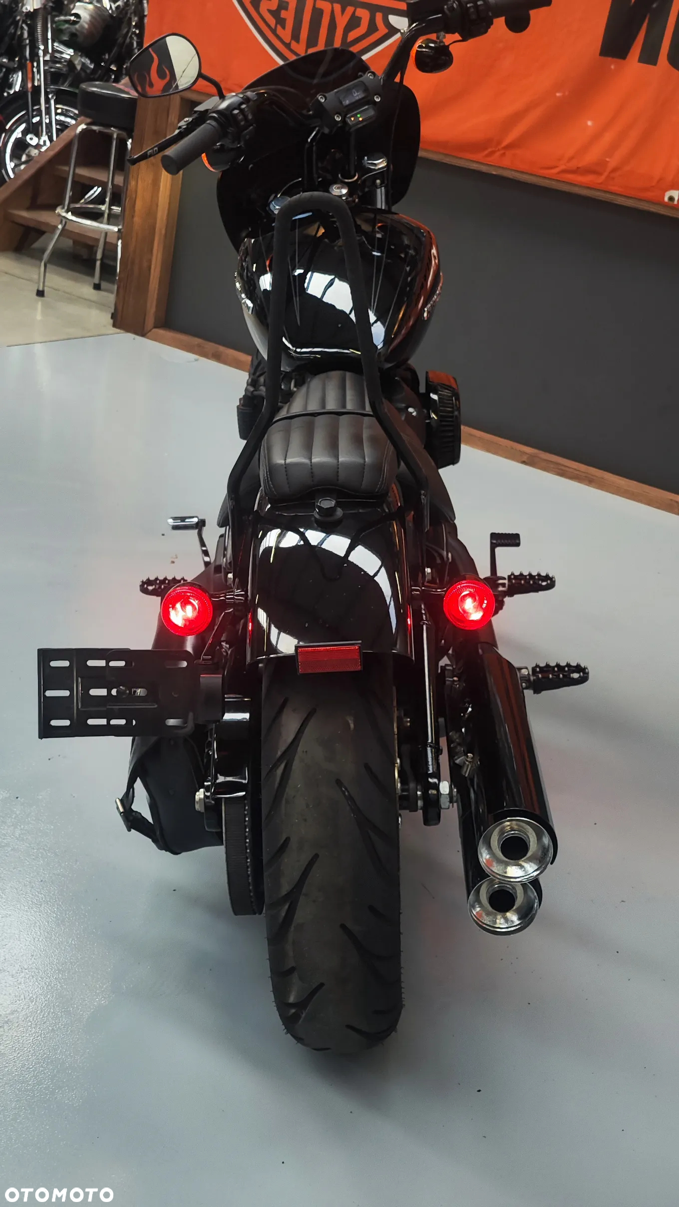 Harley-Davidson Softail Street Bob - 32