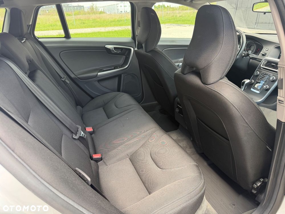 Volvo V60 D2 Drive-E Momentum - 13