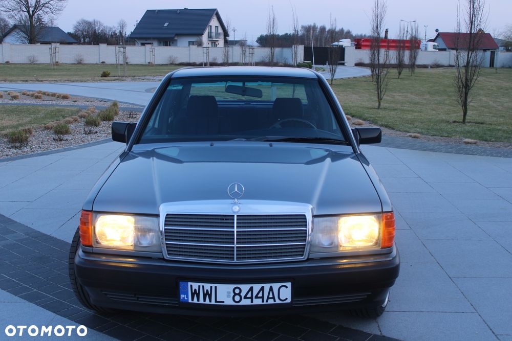 Mercedes-Benz W201 (190) - 2
