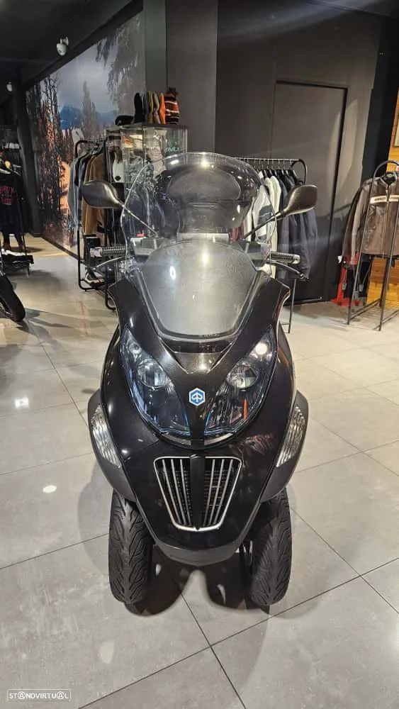 Piaggio MP3 - 4
