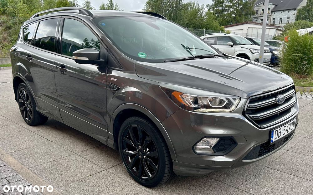 Ford Kuga 1.5 EcoBoost 2x4 ST-Line - 4