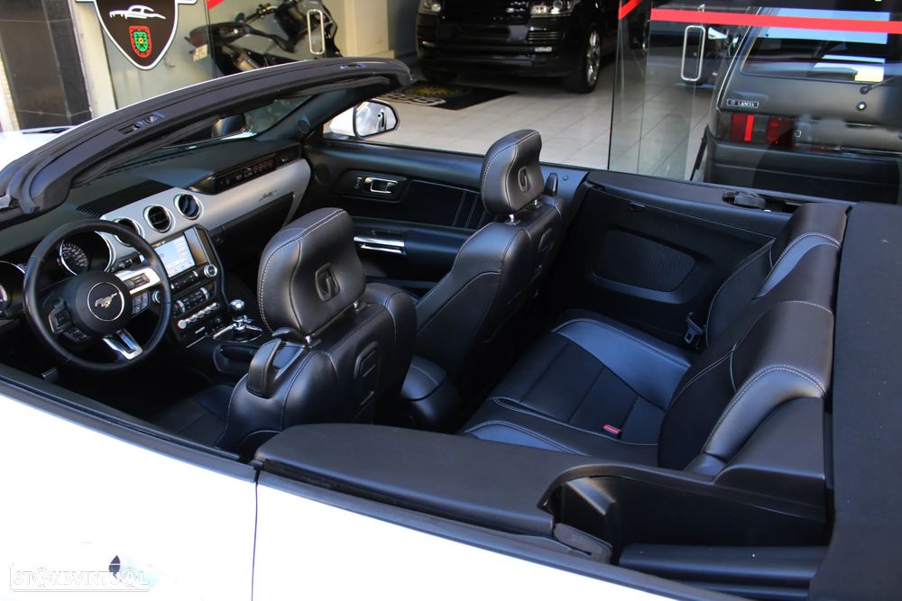 Ford Mustang Cabrio 2.3 Eco Boost - 48
