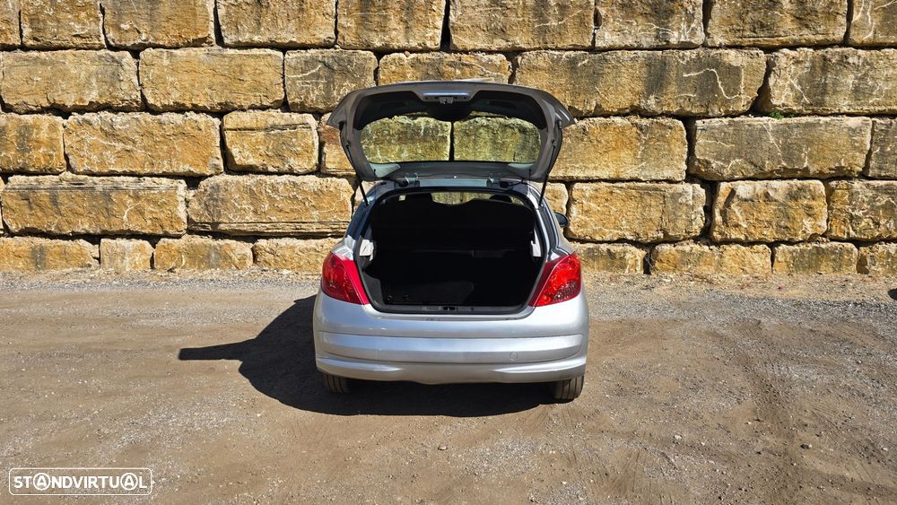 Peugeot 207 1.4 HDi Urban - 32