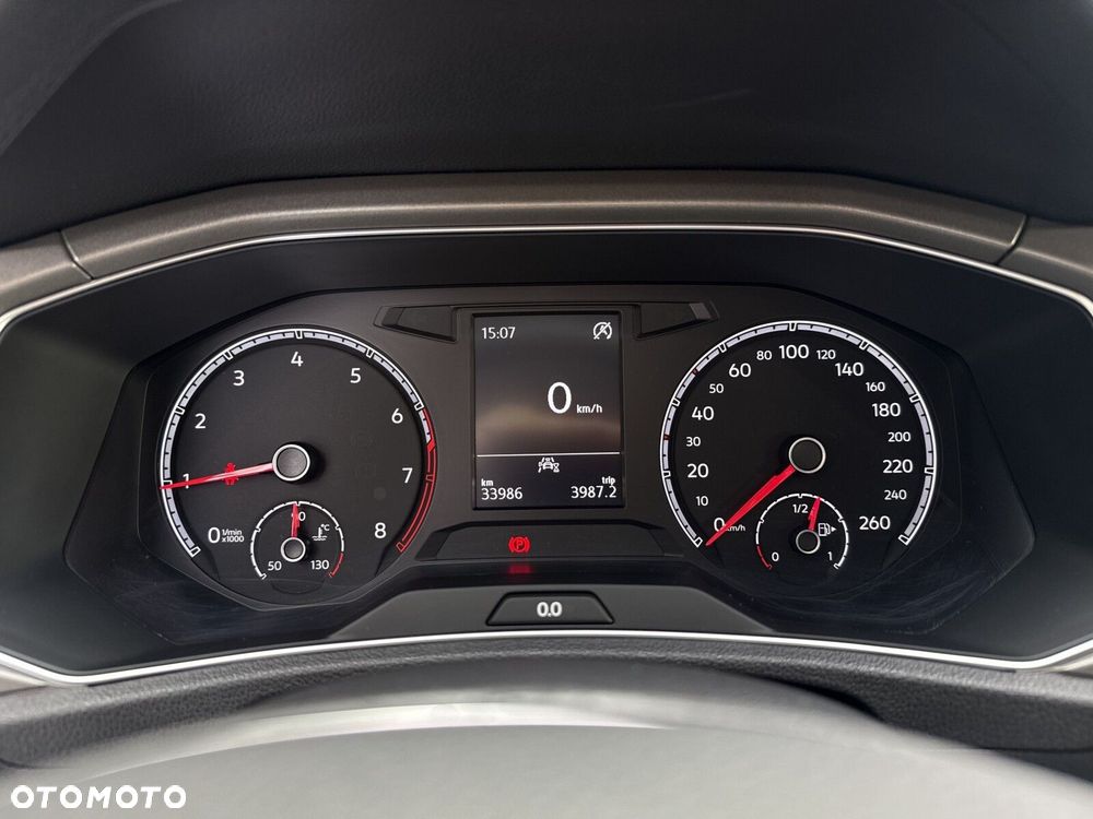 Volkswagen T-Roc - 19