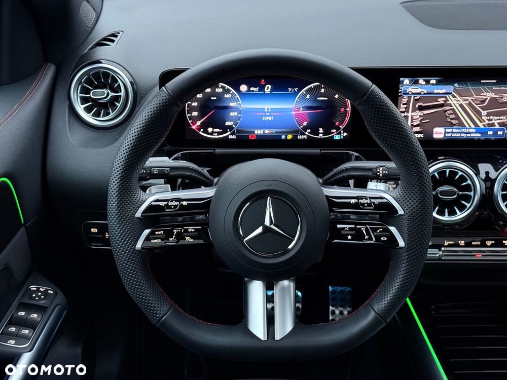 Mercedes-Benz GLA 200 d AMG Line - 20