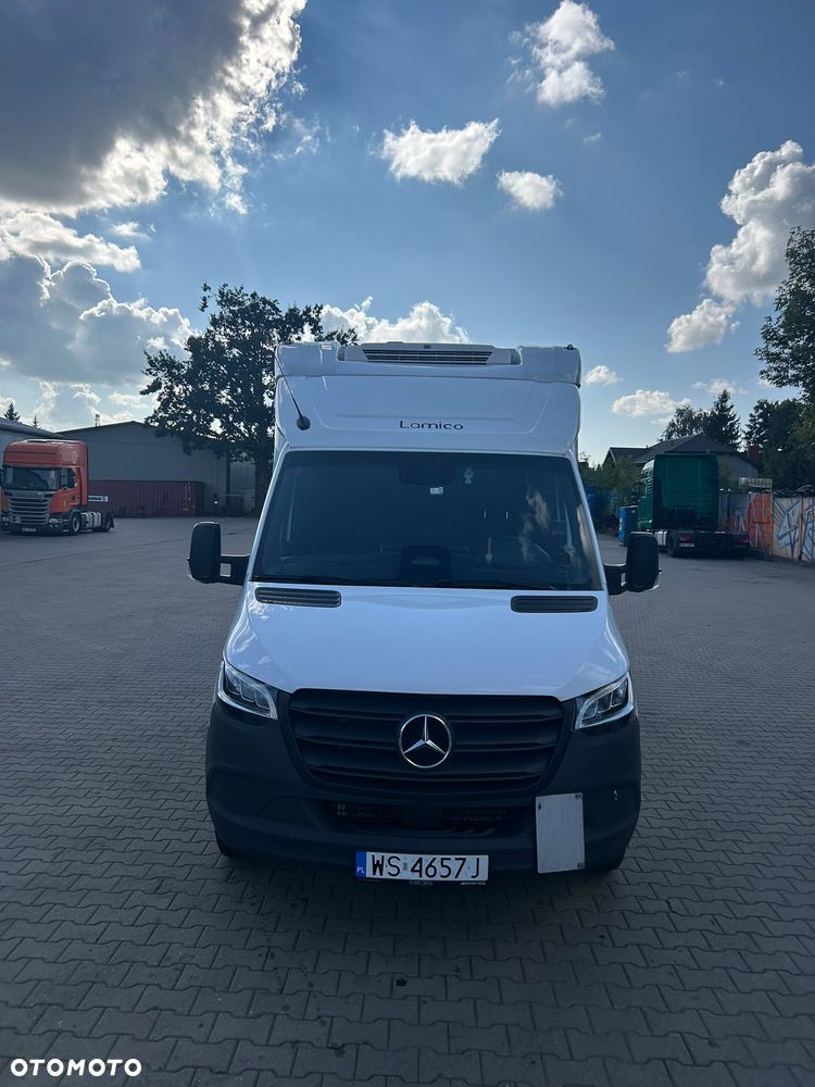 Mercedes-Benz Sprinter - 2