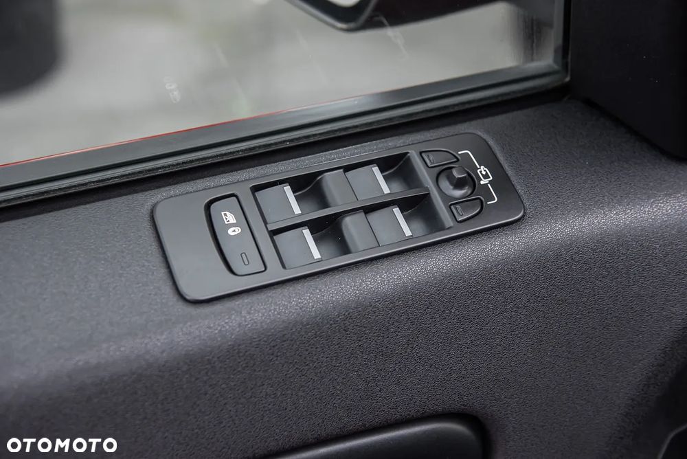 Land Rover Discovery Sport - 16