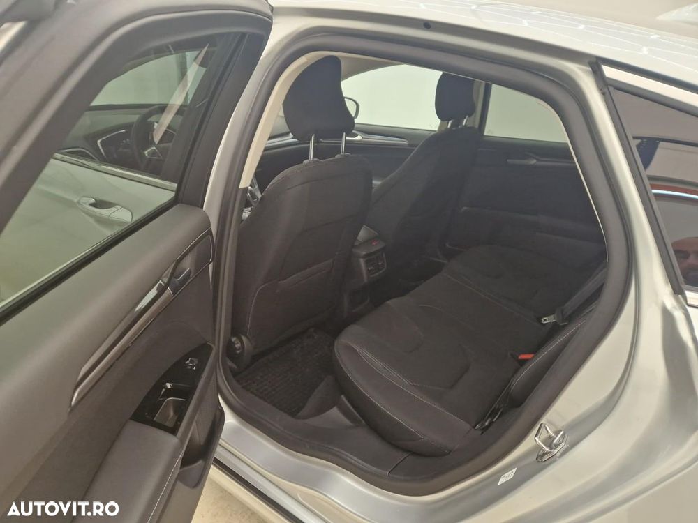 Ford Mondeo 2.0 HEV Titanium - 8