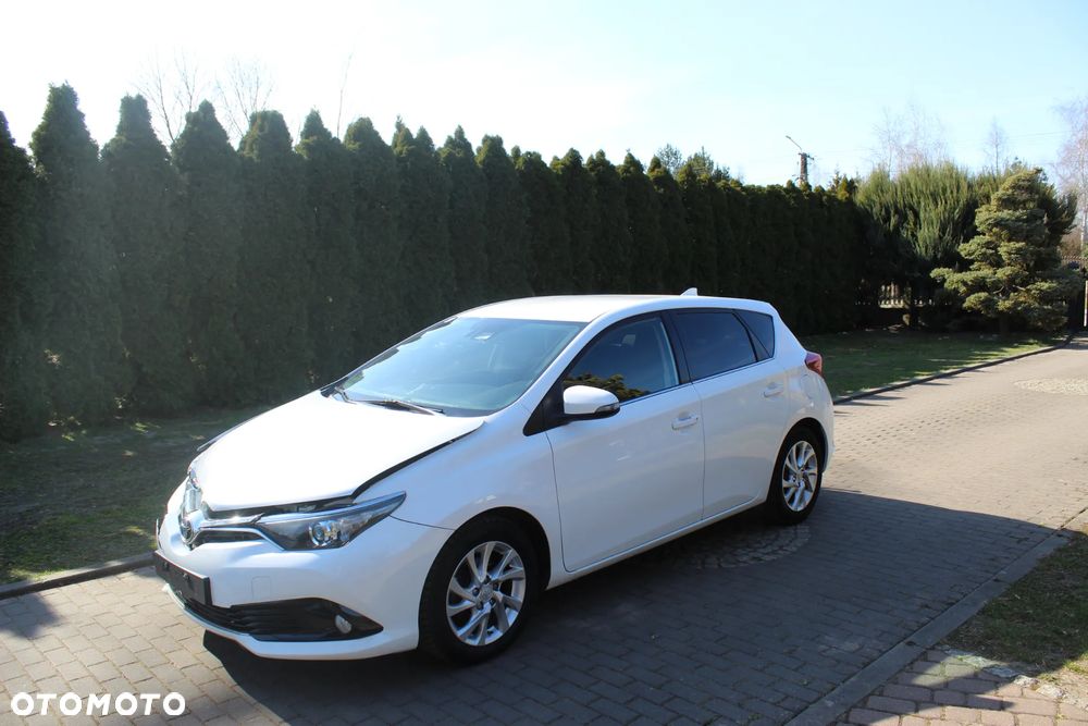 Toyota Auris 1.33 Dual-VVT-i Comfort - 1